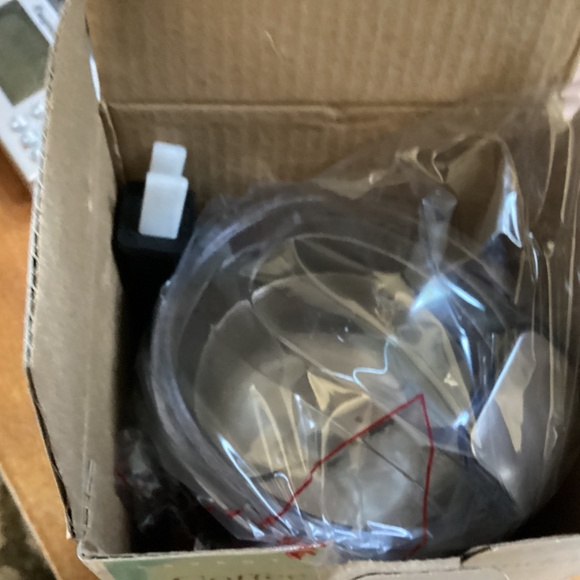 Essentials Collection Parini Electric Coffee Bean Grinder 6 Cup Grind Chamber - Picture 6 of 9